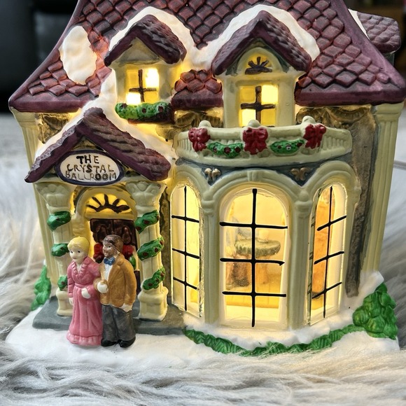 VTG Trim A Home "The Crystal Ballroom" Lighted Christmas Village Building Scene - Picture 4 of 11